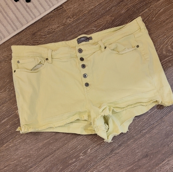 Torrid size 24 Neon Yellow button fly cutoffs - Picture 2 of 9